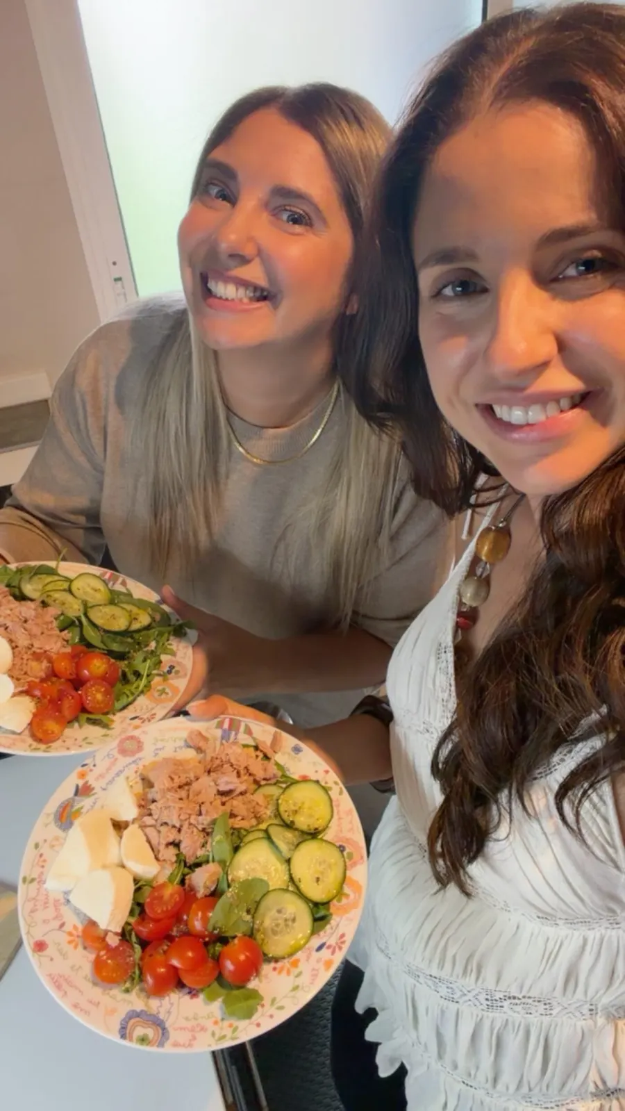 Bárbara Plácido e Bárbara Pereira a provar as receitas preparadas para o Health Fest